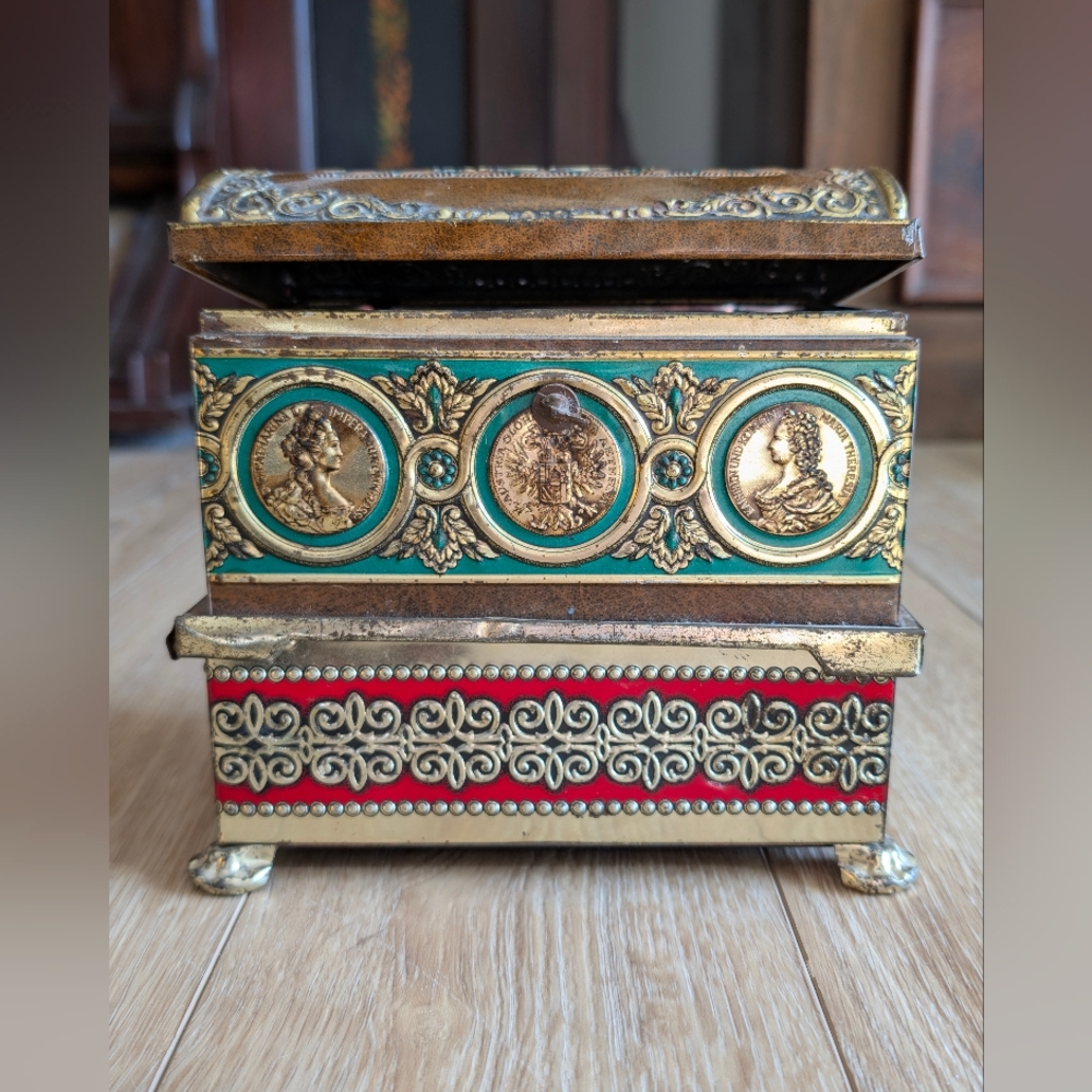 Vintage metal Box Blue Bird Confectionery 1960 green red gold